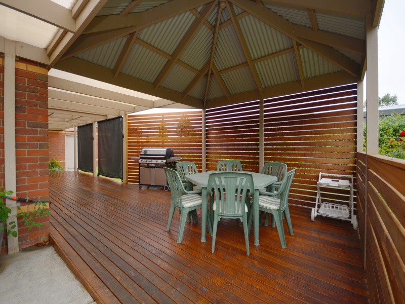 17 Shari Drive, Delacombe VIC 3356