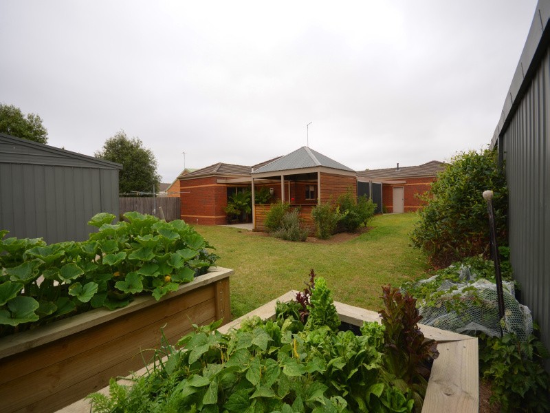 17 Shari Drive, Delacombe VIC 3356