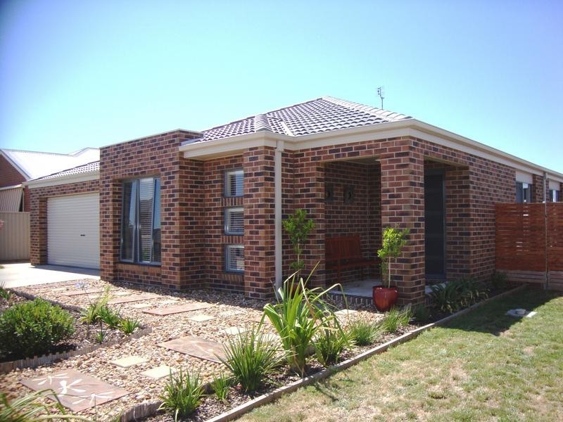 7 Deakin Drive, Delacombe VIC 3356