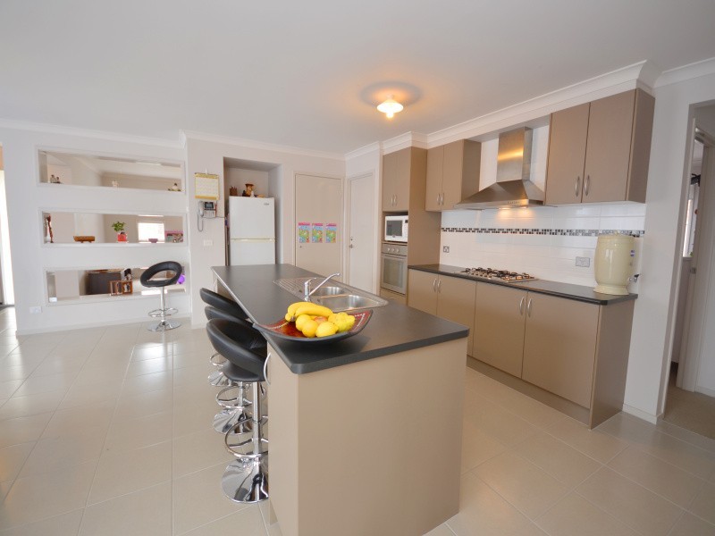 7 Deakin Drive, Delacombe VIC 3356