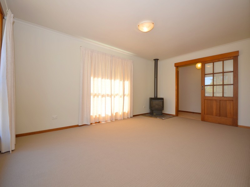 8 Iona Drive, Sebastopol VIC 3356