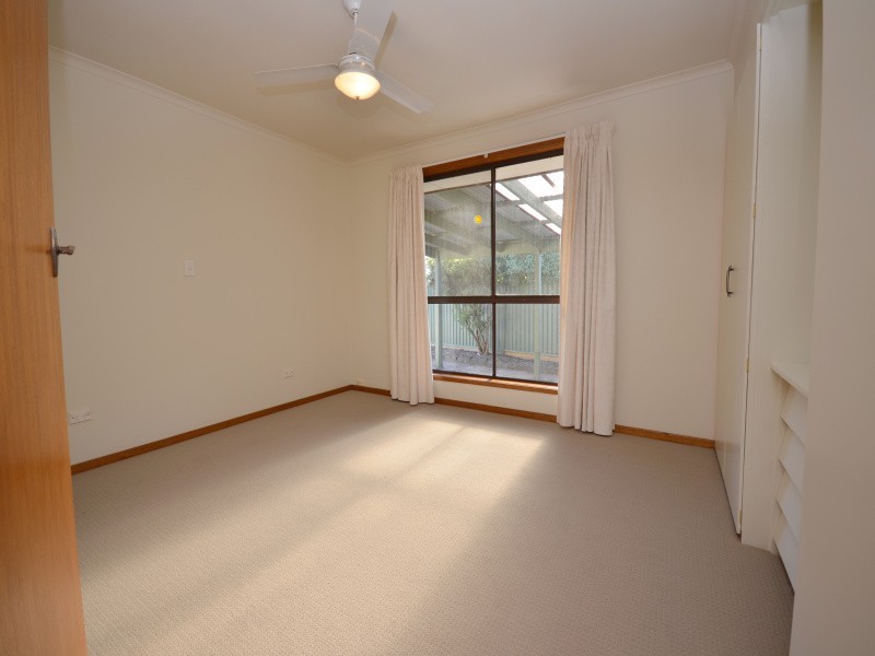 8 Iona Drive, Sebastopol VIC 3356