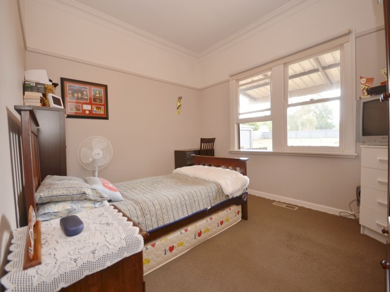 15 McIvor Road, Wallace VIC 3352
