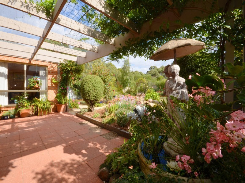 1 Park Lane, Mount Helen VIC 3350