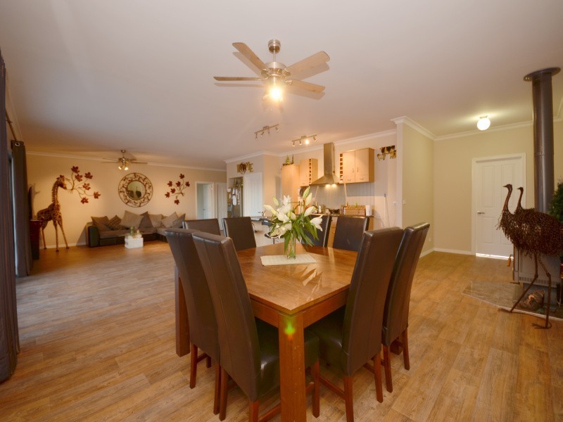 90 Heinz Road, Cambrian Hill VIC 3352