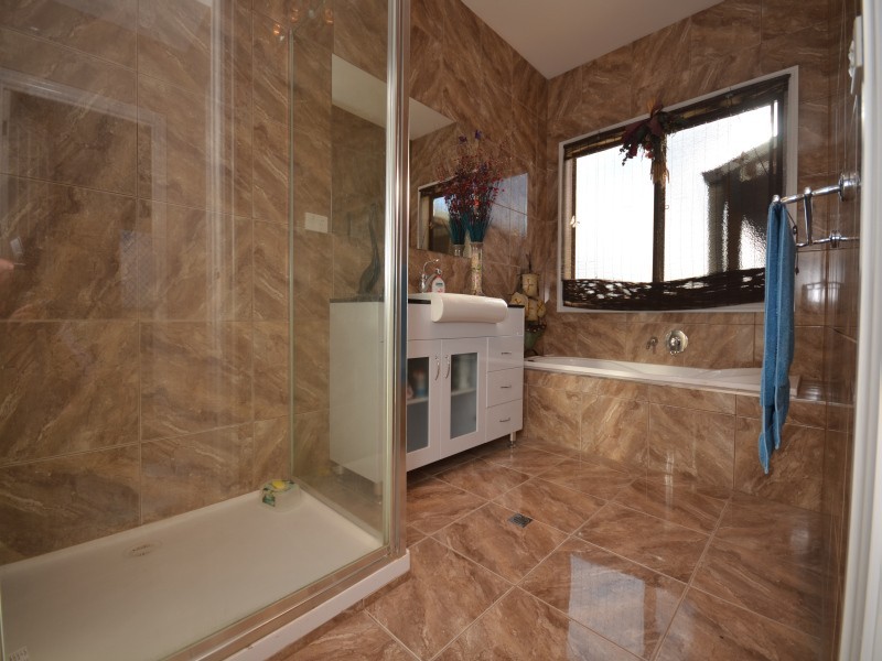 90 Heinz Road, Cambrian Hill VIC 3352