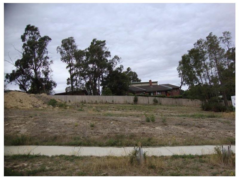 33 Henry Avenue, Mount Clear VIC 3350