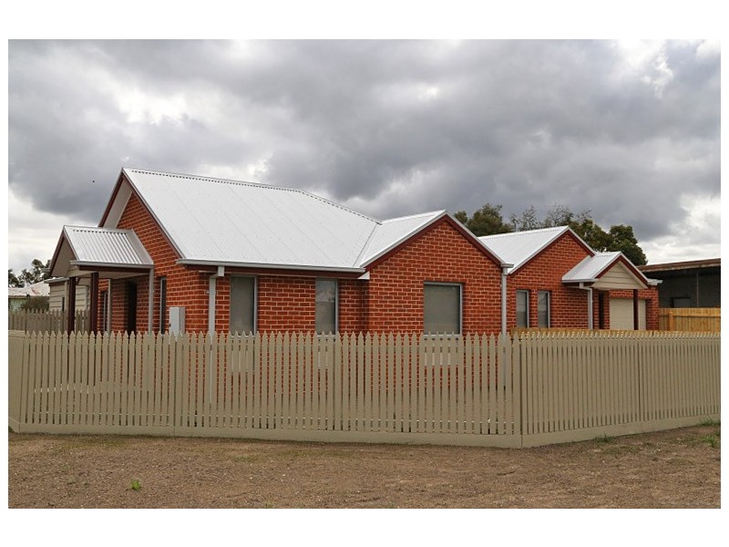 1 & 2, 64 Service Street, Clunes VIC 3370