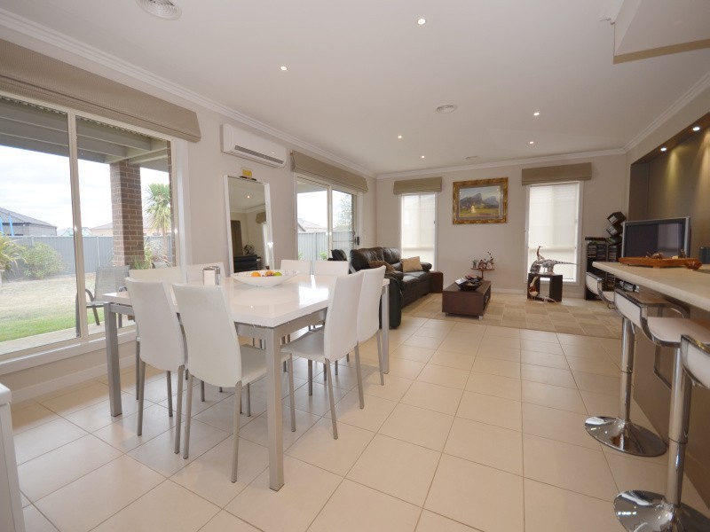 25 Dorset Drive, Alfredton VIC 3350