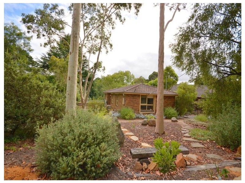 114 Moss Avenue, Mount Helen VIC 3350