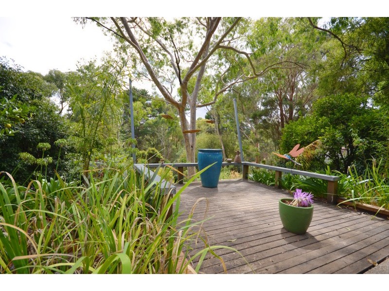 114 Moss Avenue, Mount Helen VIC 3350