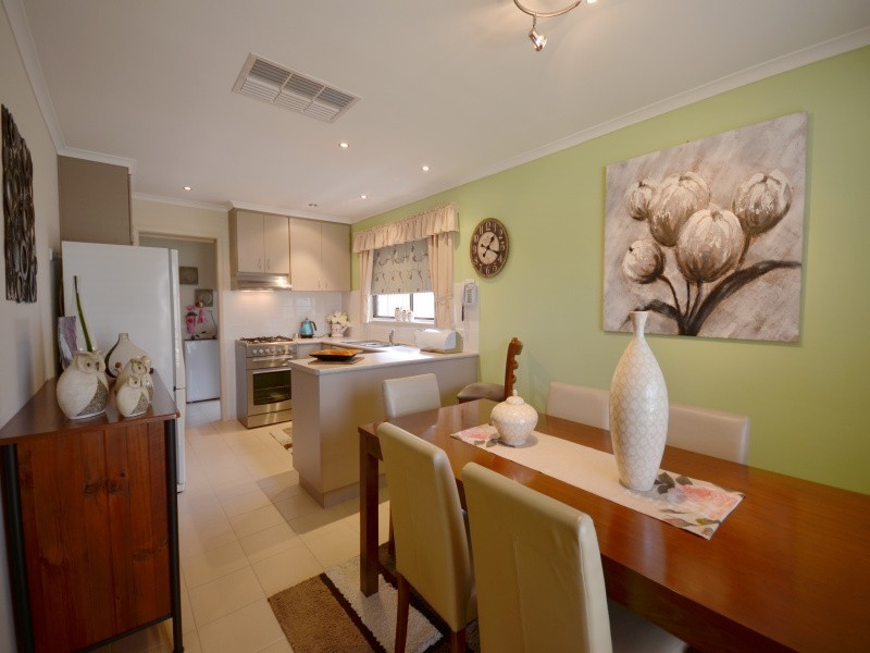 16 Elinand Street, Wendouree VIC 3355