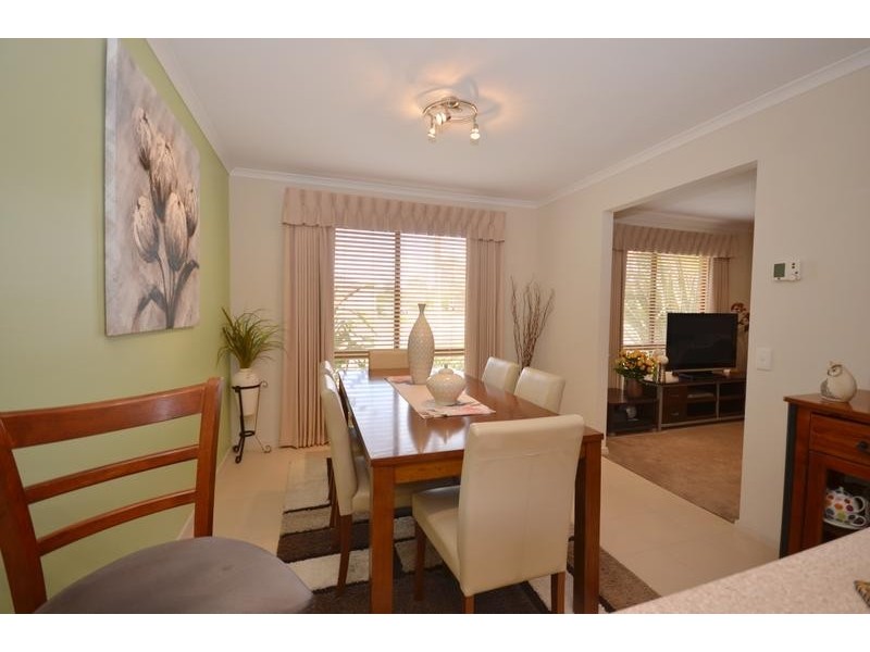 16 Elinand Street, Wendouree VIC 3355