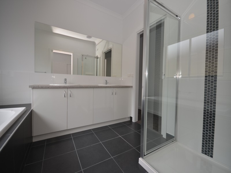 41 Chifley Drive, Delacombe VIC 3356