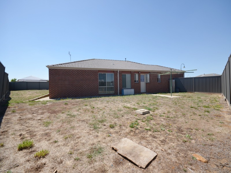 8 Adelphi Close, Delacombe VIC 3356