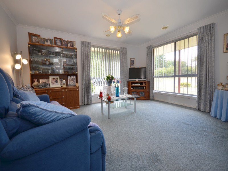 6 Xavier Court, Ballarat East VIC 3350