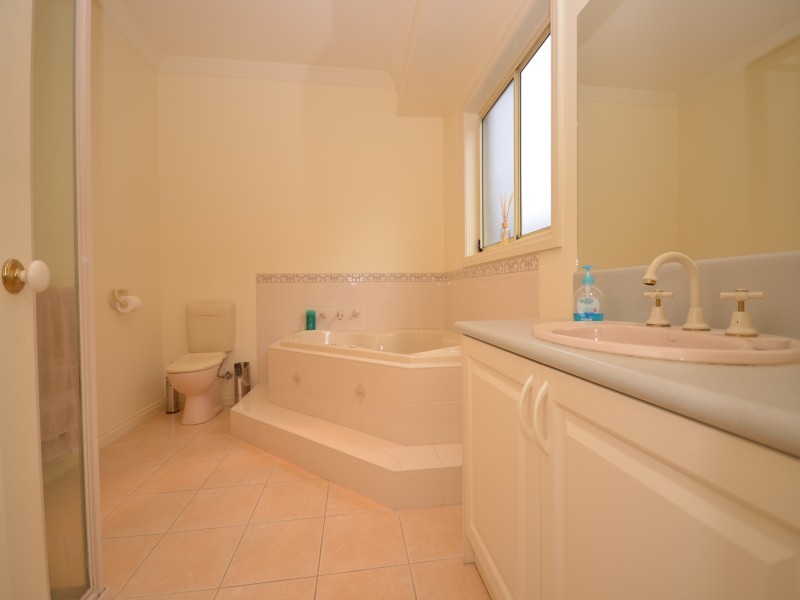 1913 Sturt Street, Alfredton VIC 3350