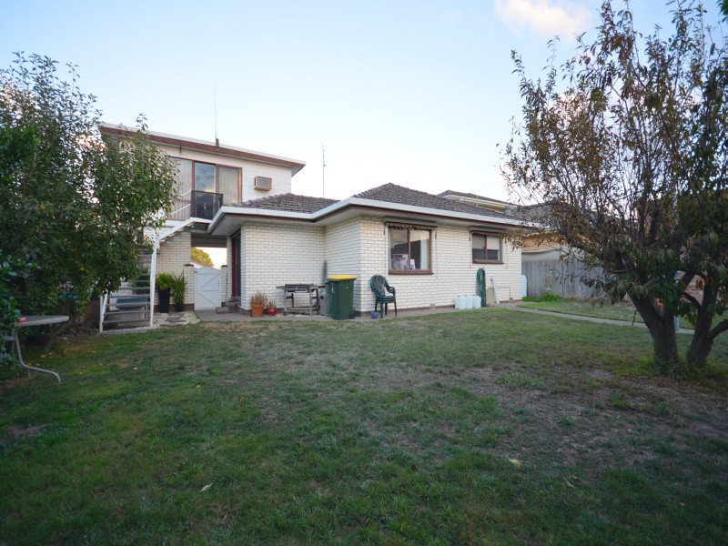 13 Godwin Street, Wendouree VIC 3355