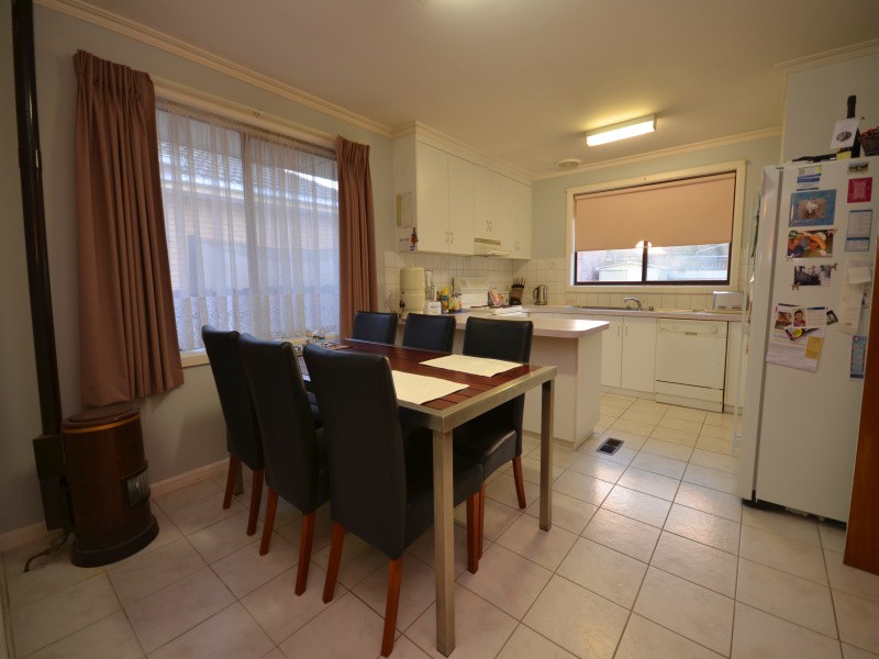 13 Godwin Street, Wendouree VIC 3355