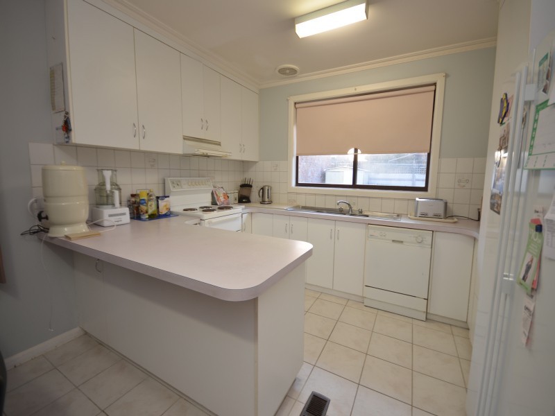 13 Godwin Street, Wendouree VIC 3355