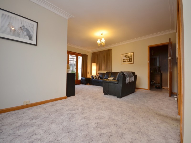 13 Godwin Street, Wendouree VIC 3355