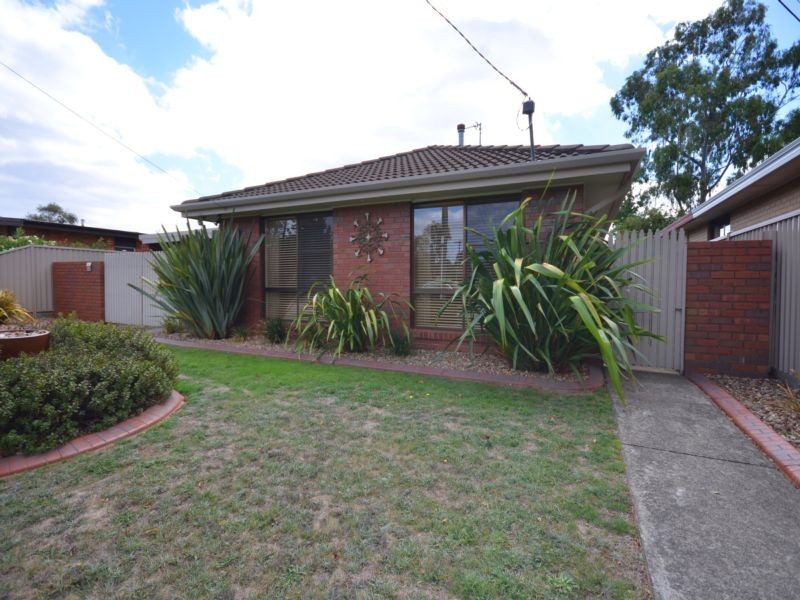 16 Elinand Street, Wendouree VIC 3355