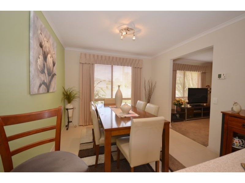 16 Elinand Street, Wendouree VIC 3355