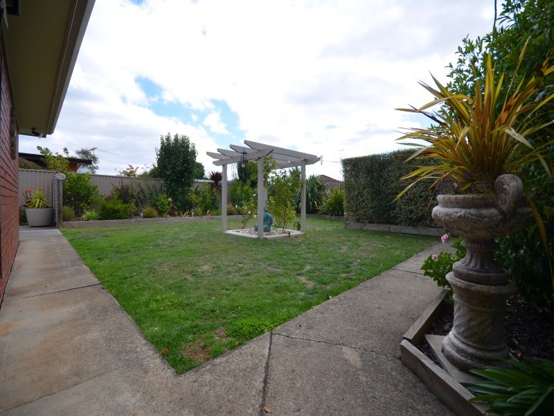 16 Elinand Street, Wendouree VIC 3355