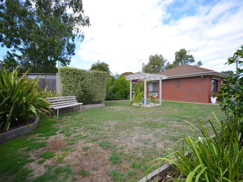 16 Elinand Street, Wendouree VIC 3355