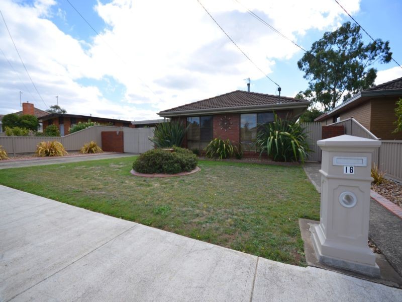 16 Elinand Street, Wendouree VIC 3355