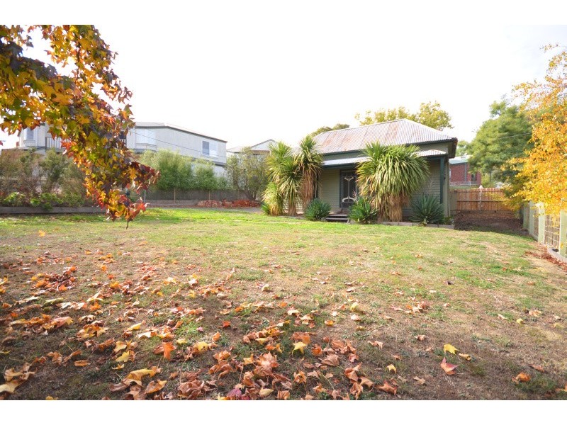 7 Heales Street, Mount Pleasant VIC 3350