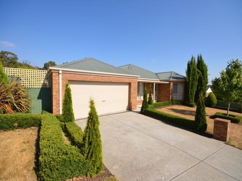 1 Oakbank Drive, Mount Helen VIC 3350