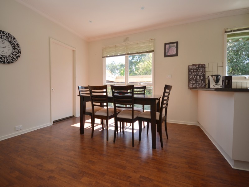 5 Shakespeare Avenue, Mount Helen VIC 3350