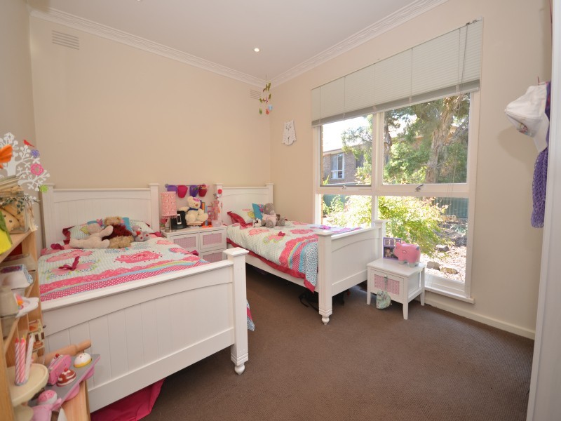 5 Shakespeare Avenue, Mount Helen VIC 3350