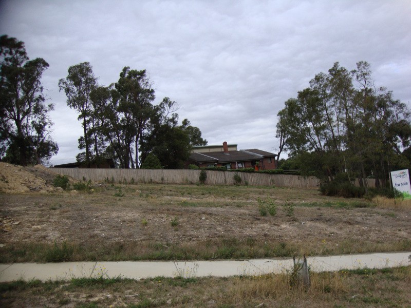 33 Henry Avenue, Mount Clear VIC 3350