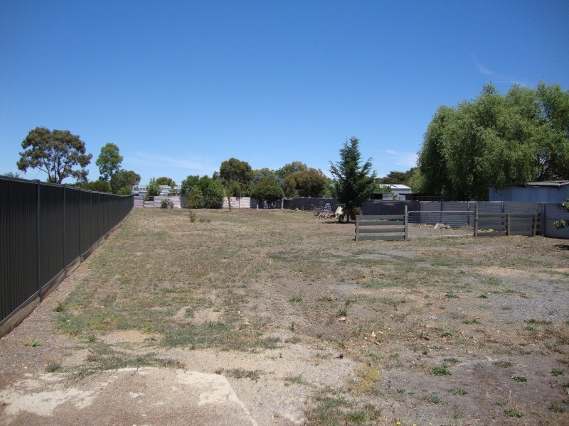 7a Clarke Street, Miners Rest VIC 3352