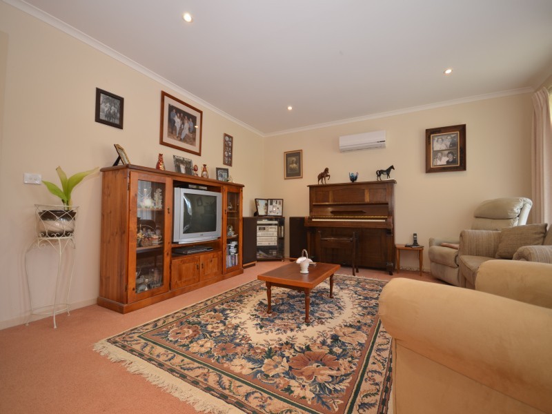 1 Park Lane, Mount Helen VIC 3350