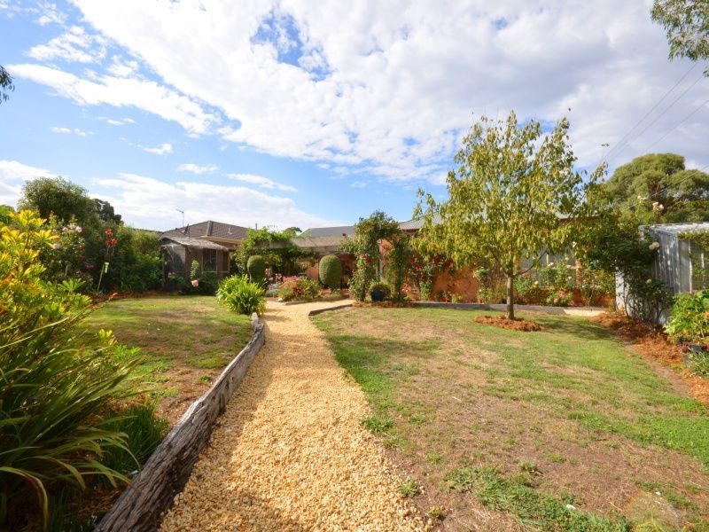 1 Park Lane, Mount Helen VIC 3350