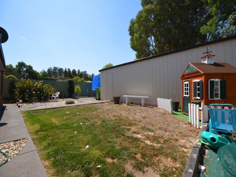 12 Clayton Park Drive, Canadian VIC 3350