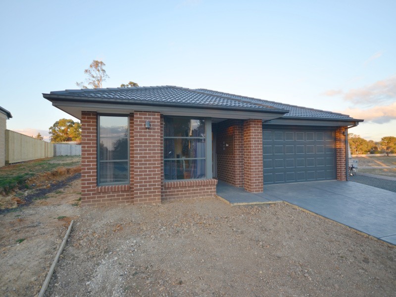 5 Phoenix Drive, Mount Clear VIC 3350