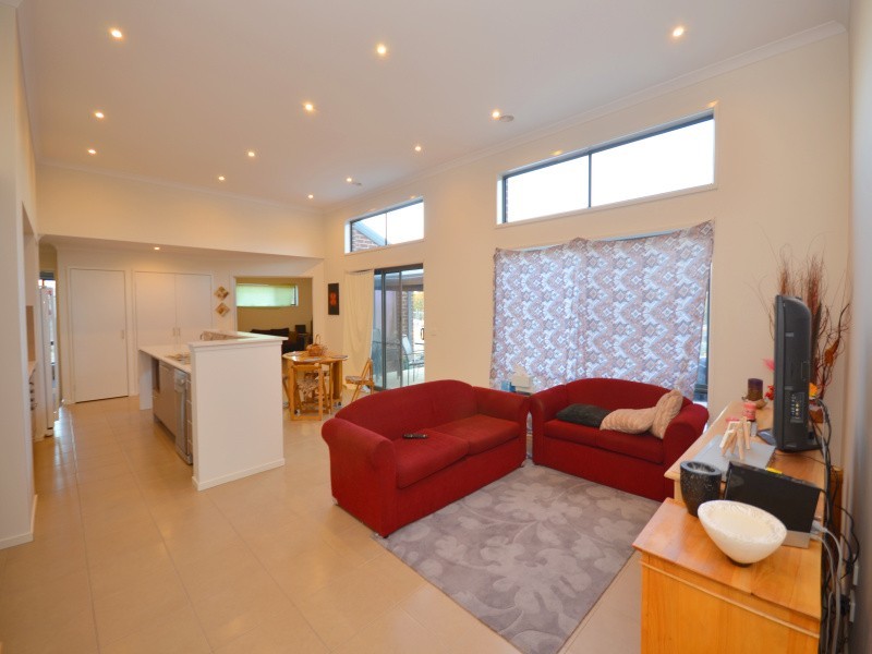 5 Phoenix Drive, Mount Clear VIC 3350