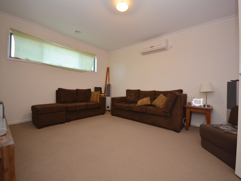 5 Phoenix Drive, Mount Clear VIC 3350