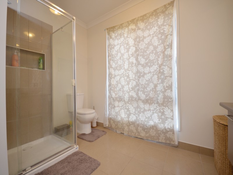 5 Phoenix Drive, Mount Clear VIC 3350