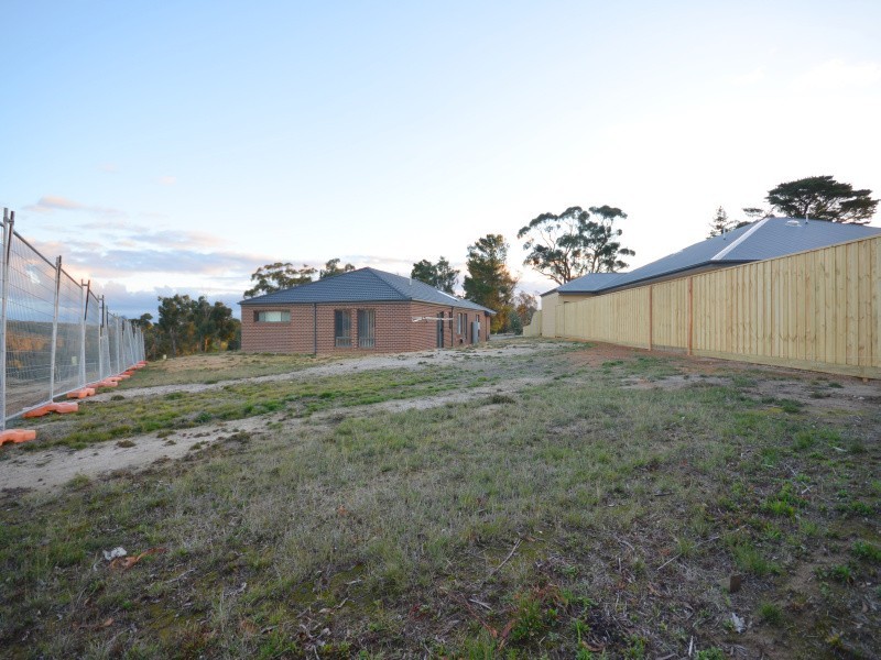 5 Phoenix Drive, Mount Clear VIC 3350