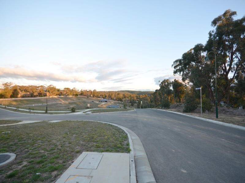 5 Phoenix Drive, Mount Clear VIC 3350