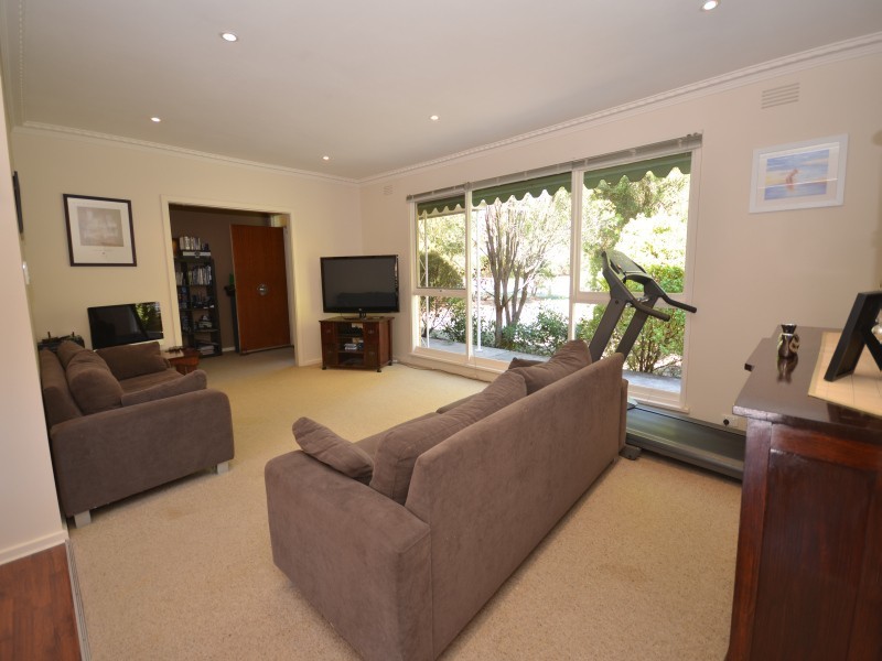 5 Shakespeare Avenue, Mount Helen VIC 3350