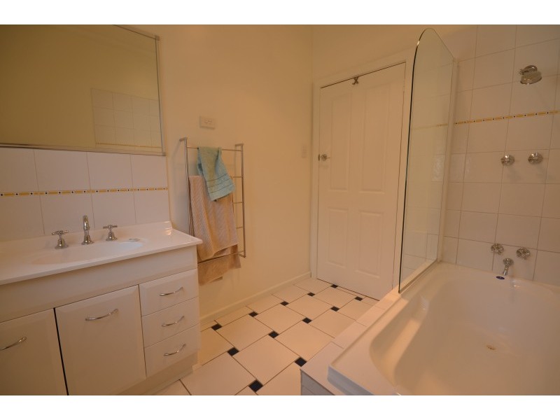 17 Gale Street, Canadian VIC 3350