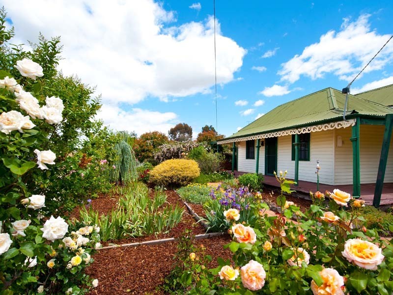 8 Macdonald Street, Clunes VIC 3370