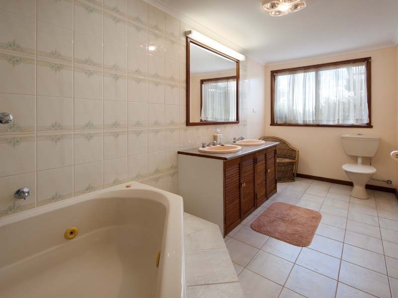 8 Macdonald Street, Clunes VIC 3370