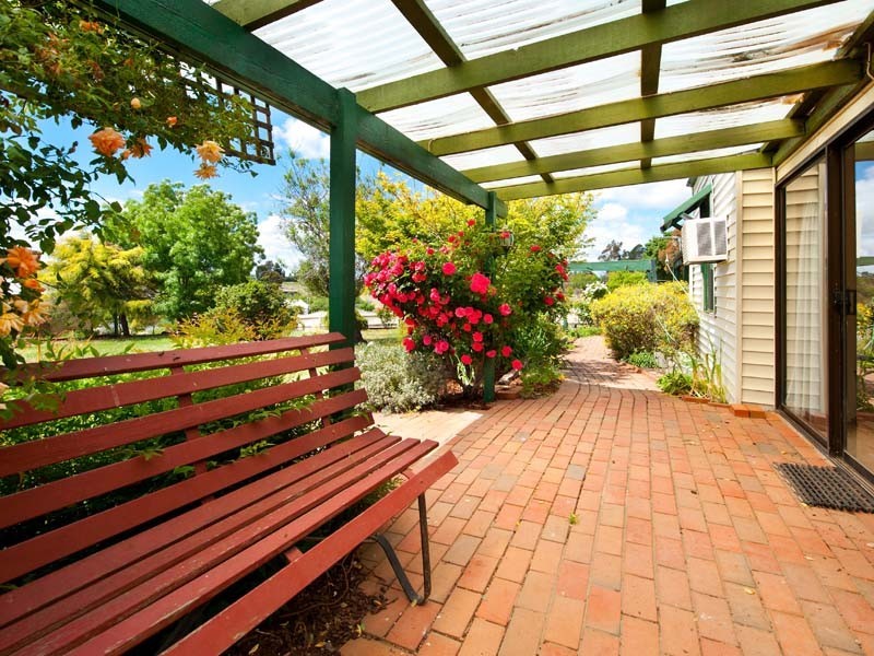 8 Macdonald Street, Clunes VIC 3370